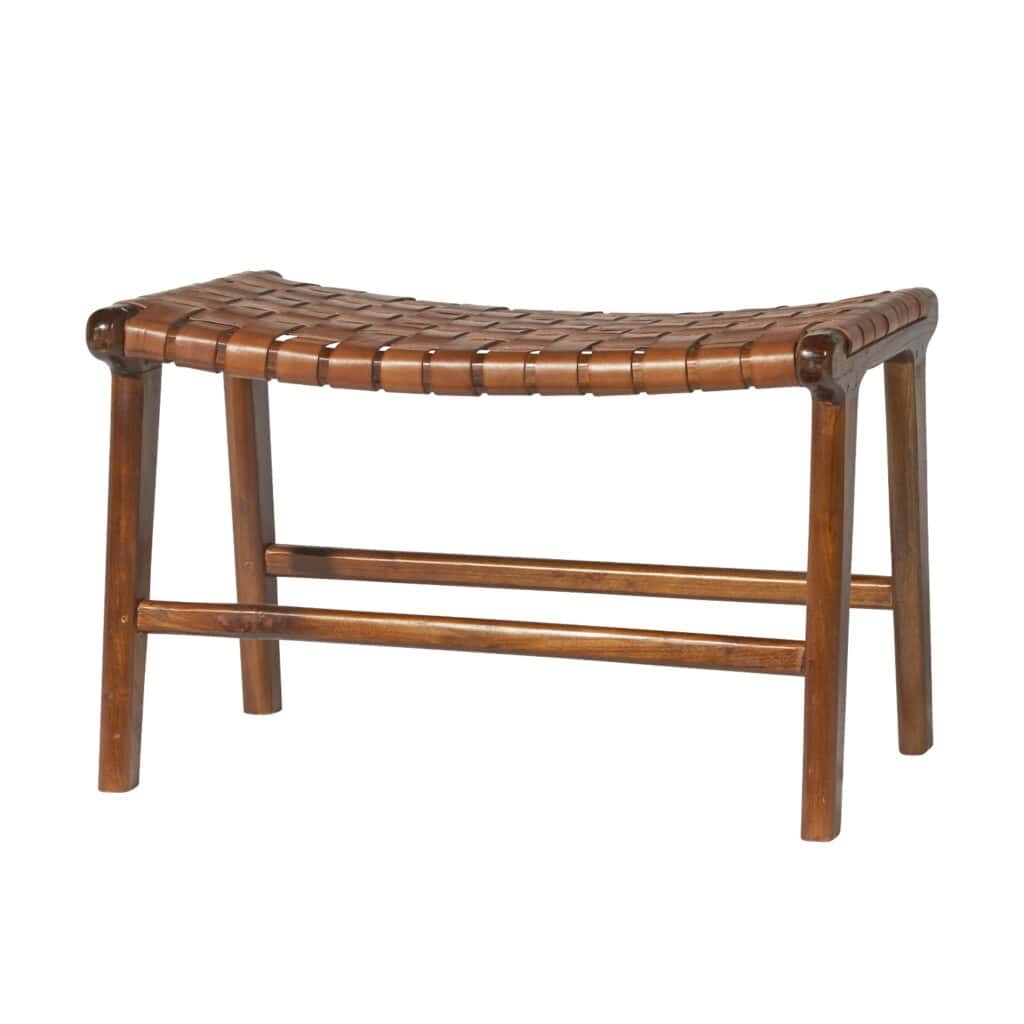 Porto pall i konjak från Wikholm Form med stomme i teak och sits i flätat läder.