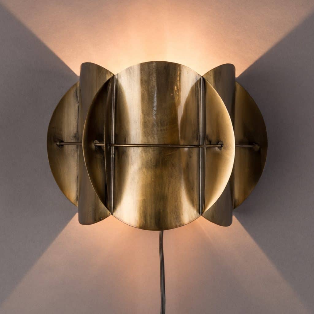 5400021-3-vägglampa-Corridor-mässing-Dutchbone
