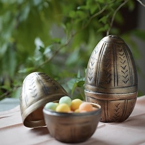 Påskägg, antik mässing
