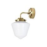 Elegant vägglampa SIGNE från Strömshaga med mässingsfinish och opalvitt glas, designad för att skapa ett tidlöst utseende inspirerat av sekelskiftet.