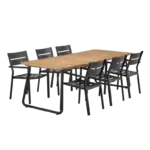 NOLLI trädgårdsbord från Brafab med plats för flera sittplatser.