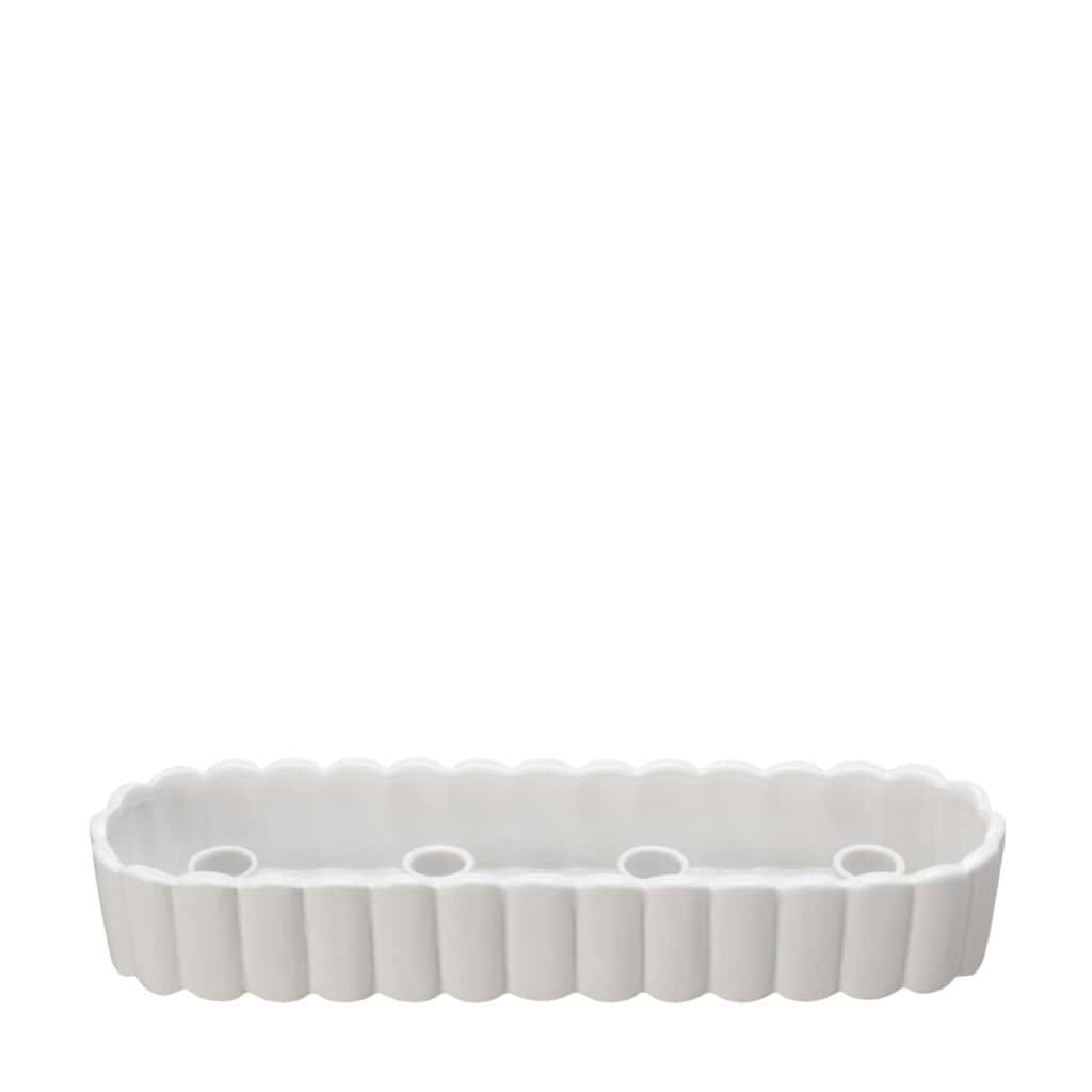 Vit EDNA ljusstake i dolomit med plats för fyra ljus, elegant och tidlös design.