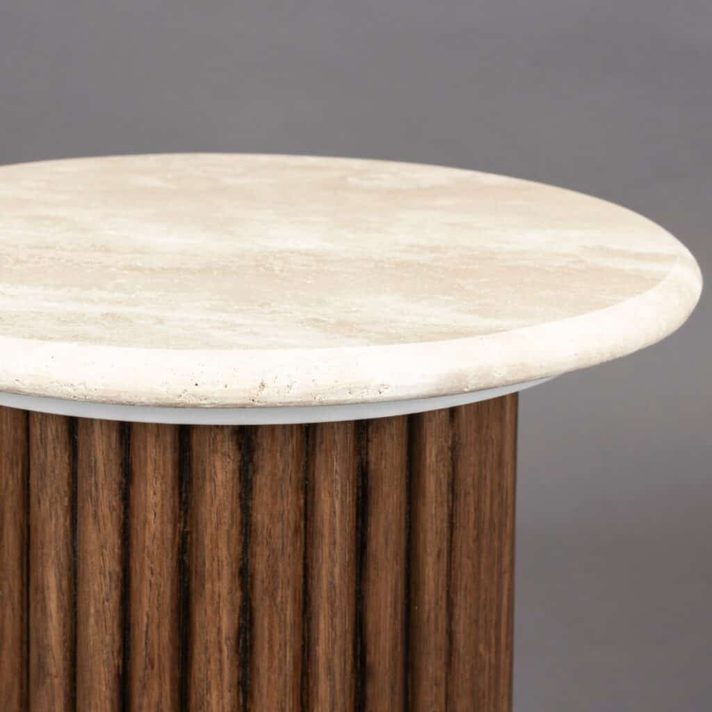 Rund beige marmorskiva på sängbord Arda